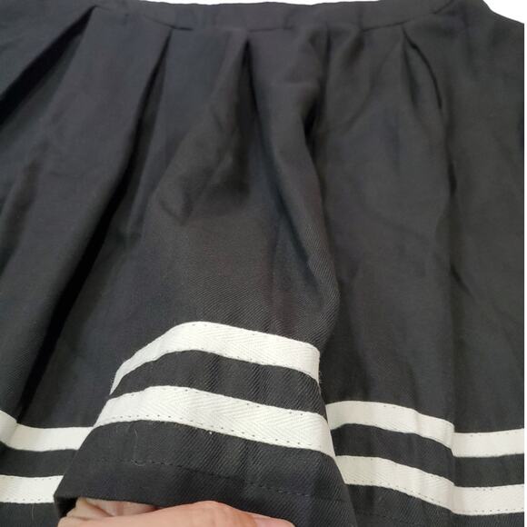 Hot Topic | Black with White Stripes Mini Cheer Skirt | Size Medium - Picture 8 of 8
